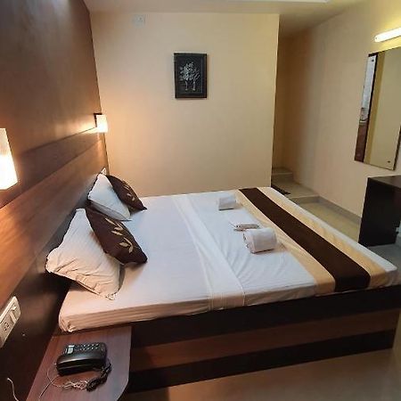 S4 Residency Hotel Chennai Exterior photo
