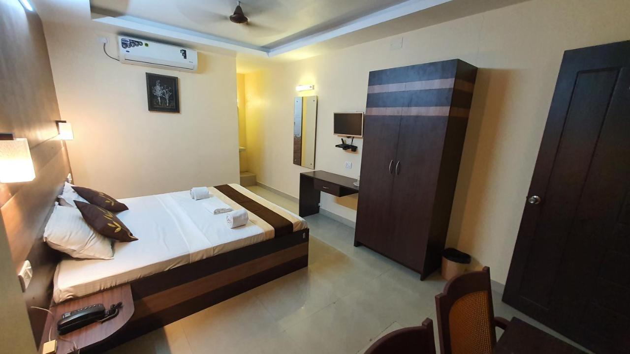 S4 Residency Hotel Chennai Exterior photo