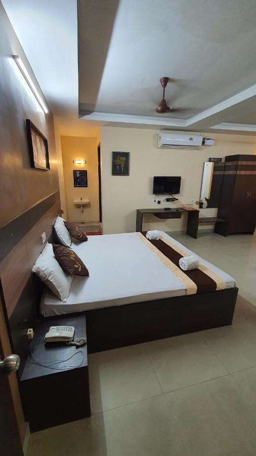 S4 Residency Hotel Chennai Exterior photo