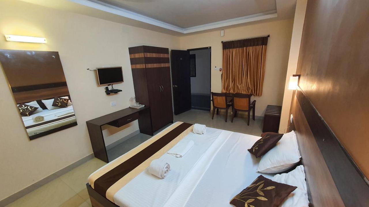 S4 Residency Hotel Chennai Exterior photo