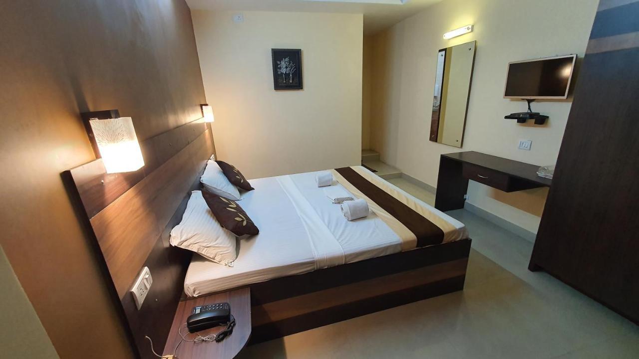 S4 Residency Hotel Chennai Exterior photo