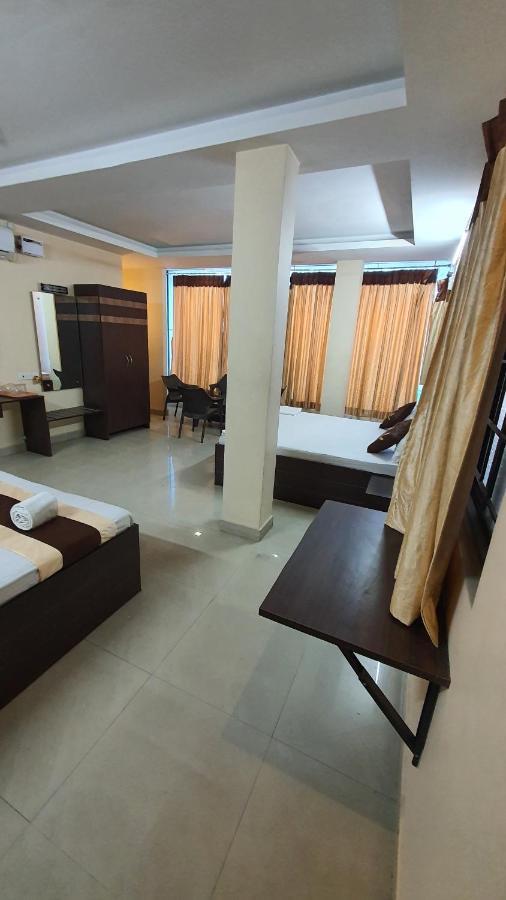 S4 Residency Hotel Chennai Exterior photo